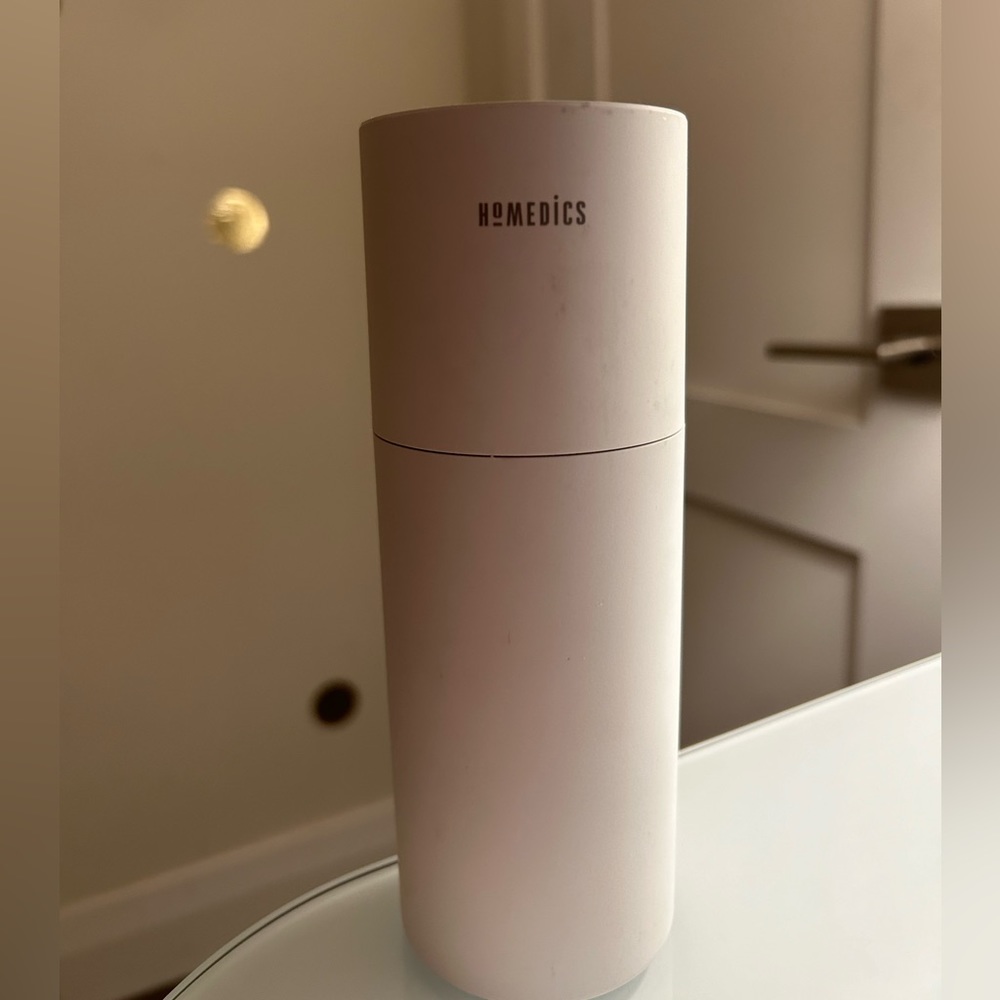 Portable Ultrasonic Humidifier with LED Light - Picture 5 of 6